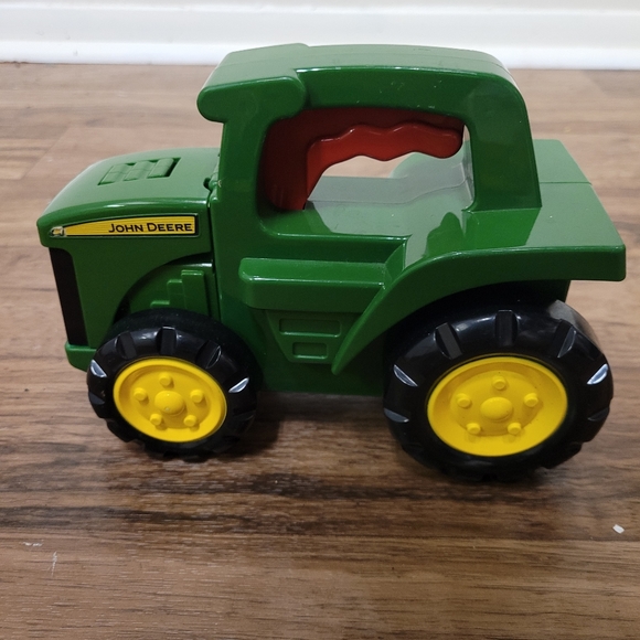 John Deere Roll and Go Flashlight & Tractor - Picture 4 of 7